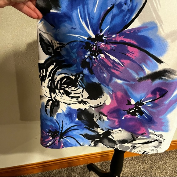 Sleeveless floral knee length dress - Picture 5 of 14